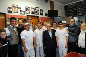 La pizzería Santa Lucía cumple su 50º aniversario